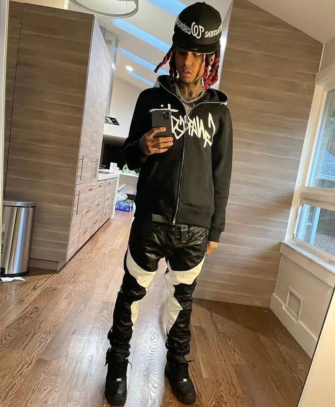 Lil Gnar outfit in Rhude, Nike, and Hats La, 2021
