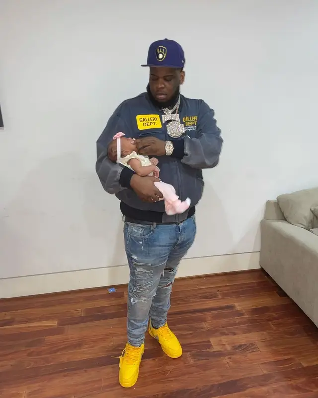 Maxo Kream outfit in Gallery Dept., Louis Vuitton, and New Era, 2021