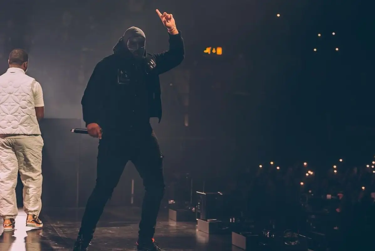 Headie One outfit in Louis Vuitton, 2021