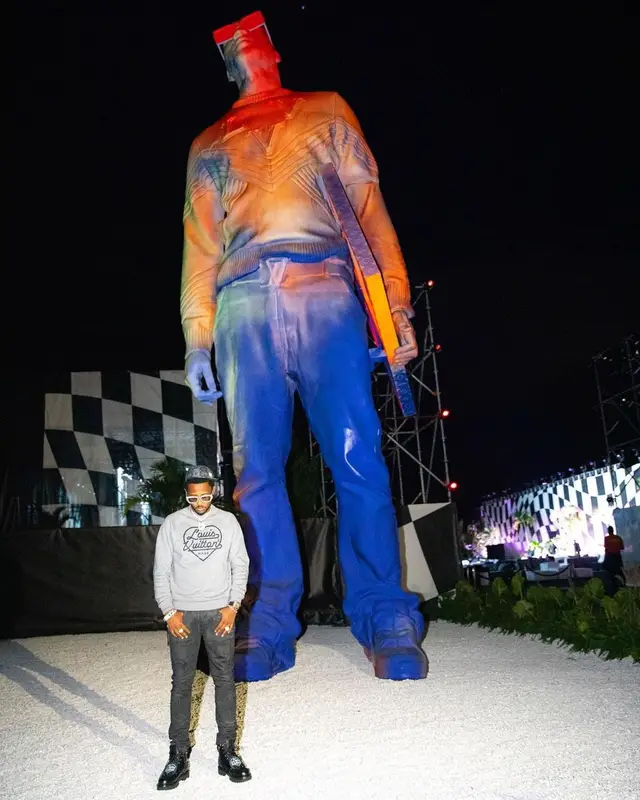Fabolous outfit in Off-White and Louis Vuitton, 2021