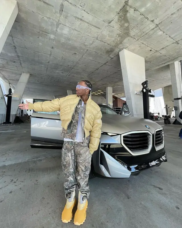 Bloody Osiris outfit in Bottega Veneta, Yeezy, and Randy's Garments, 2021