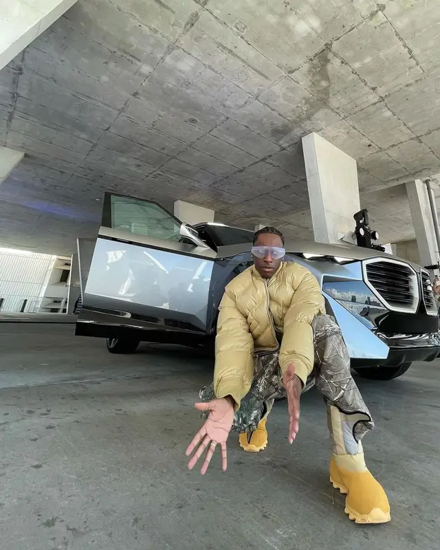 Bloody Osiris outfit in Bottega Veneta, Yeezy, and Randy's Garments, 2021