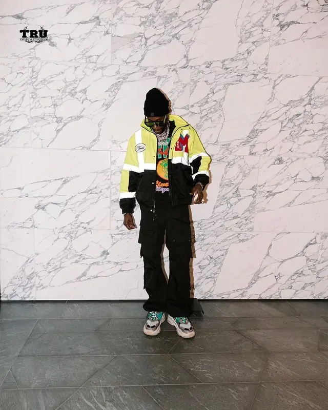 2 Chainz outfit in Market, Balenciaga, and Louis Vuitton, 2021