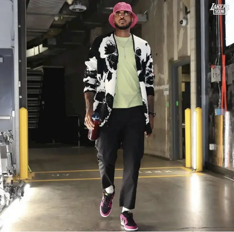 Carmelo Anthony outfit in Loewe, Rag & Bone, and Jacquemus, 2021