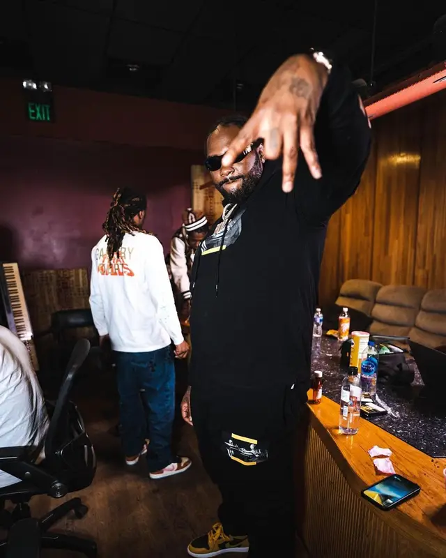 Peezy outfit in Off-White, Nike, and Versace, 2021