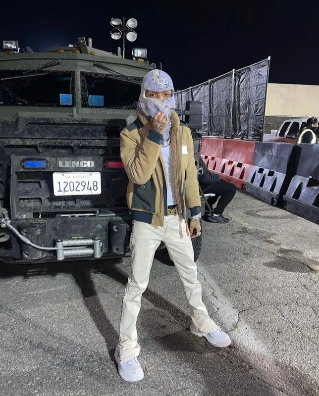 Swae Lee outfit in Scotch & Soda, Alexander McQueen, and Ferragamo, 2021