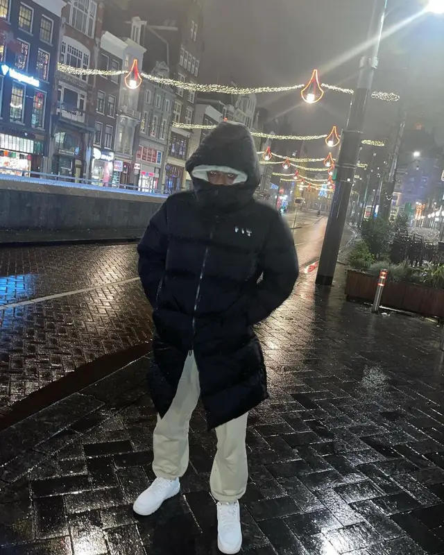 Headie One outfit in Off-White, Daily Paper, and Nike, 2021