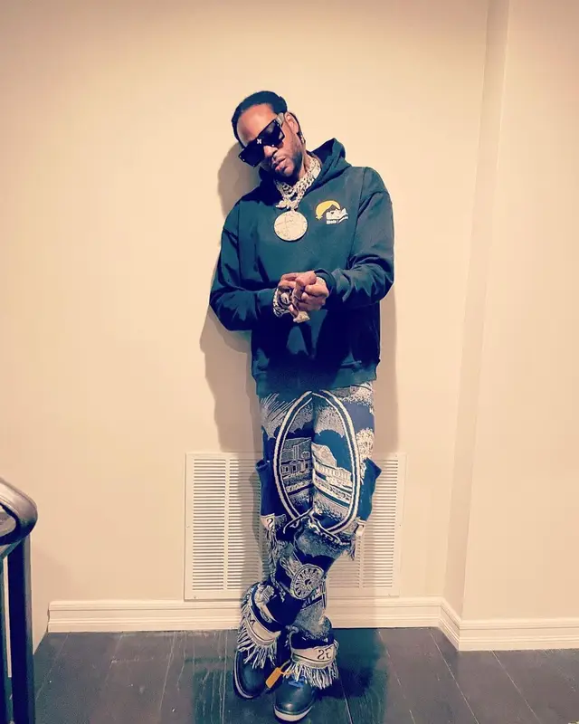 2 Chainz outfit in Rhude, Jordan, and Louis Vuitton, 2021
