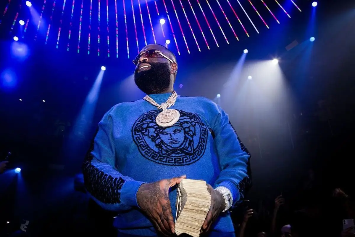 Rick Ross outfit in Versace and Cartier, 2021