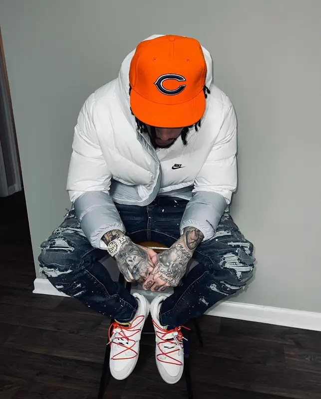 LiAngelo Ball outfit in Nike, Valabasas, and Off-White, 2021