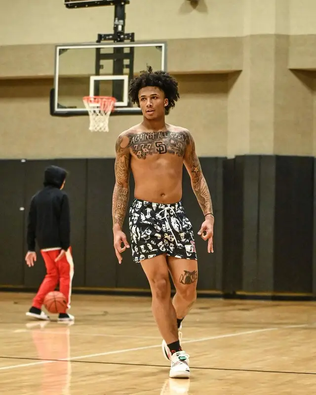 Mikey outfit in Ryoko Rain, Puma, and OVO, 2021