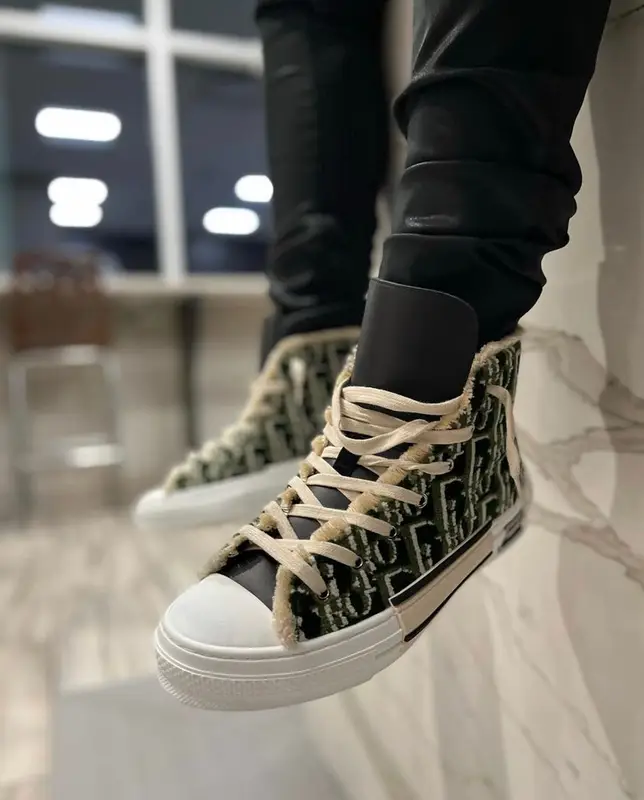 Moneybagg Yo outfit in Amiri, Louis Vuitton, and Celine, 2021