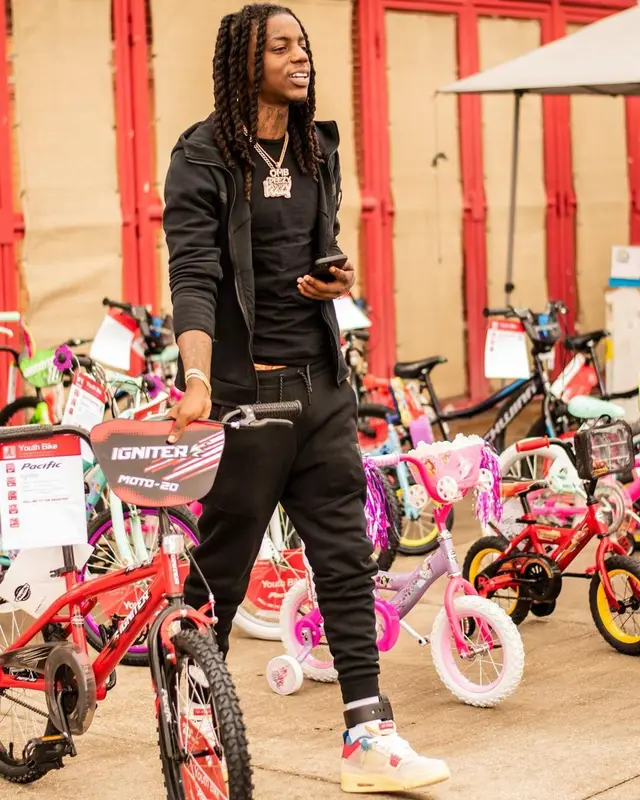 OMB Peezy outfit in Nike and Jordan, 2021