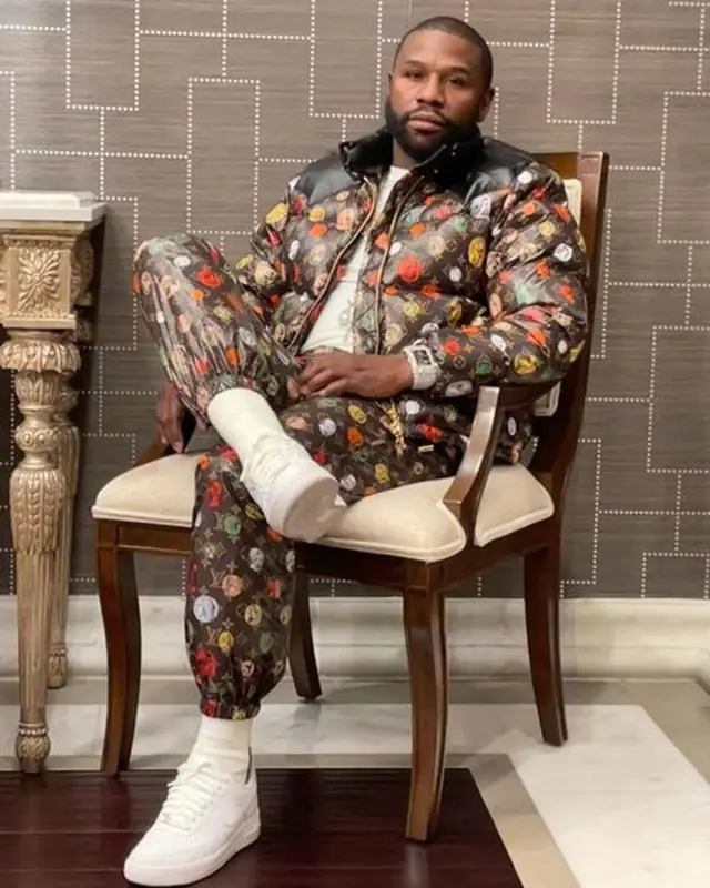 Floyd Mayweather outfit in Louis Vuitton and Nike, 2021
