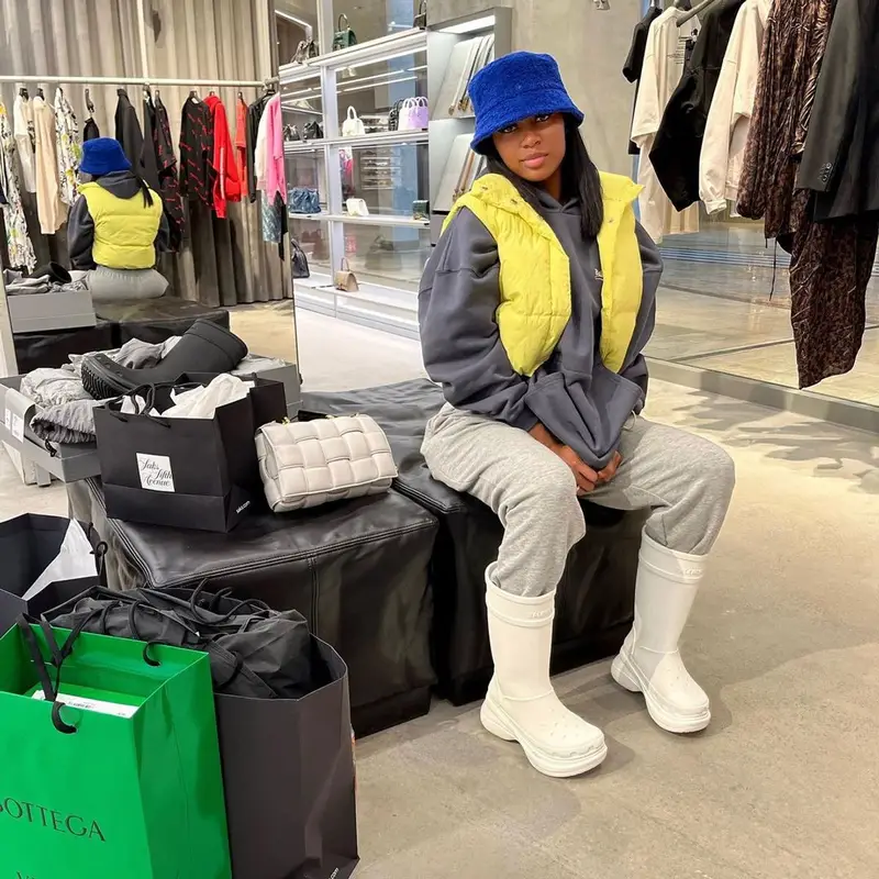 Dess Dior outfit in Balenciaga and Bottega Veneta, 2021