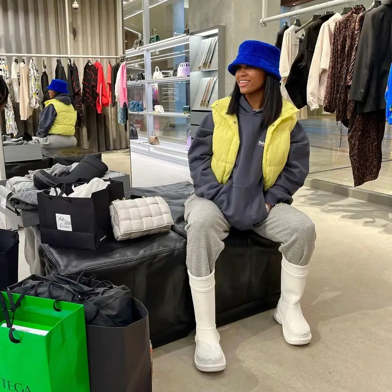 Dess Dior outfit in Balenciaga and Bottega Veneta, 2021