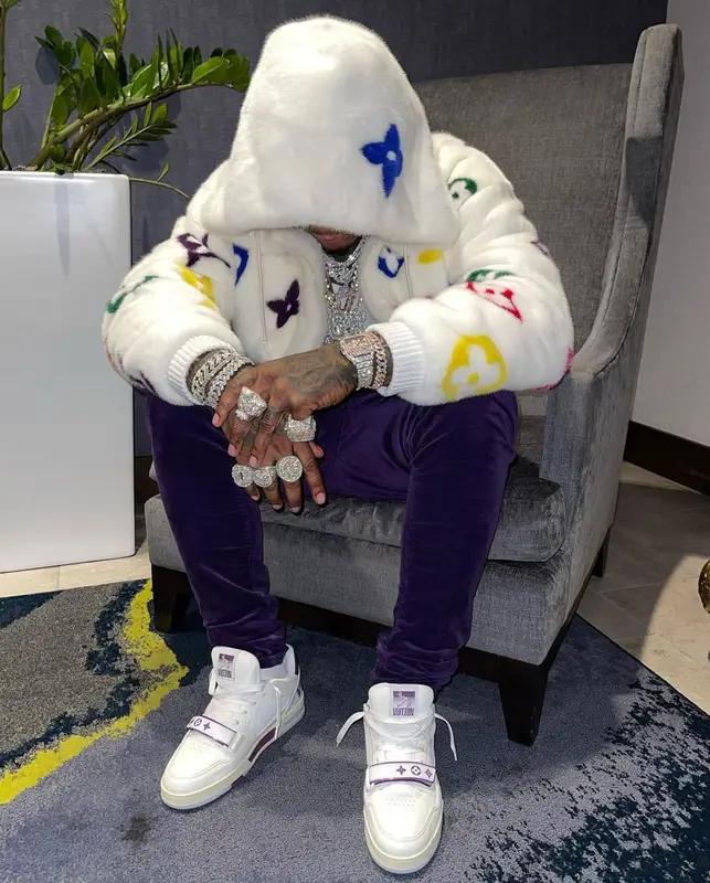 Moneybagg Yo outfit in Louis Vuitton and Monfrere, 2021