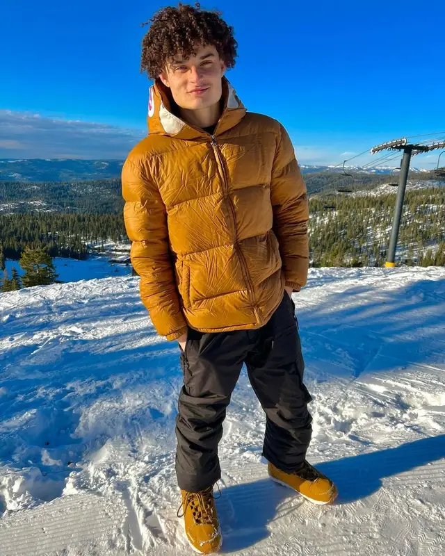 Bankrol Hayden outfit in Lex Cheese Burgers, 2022