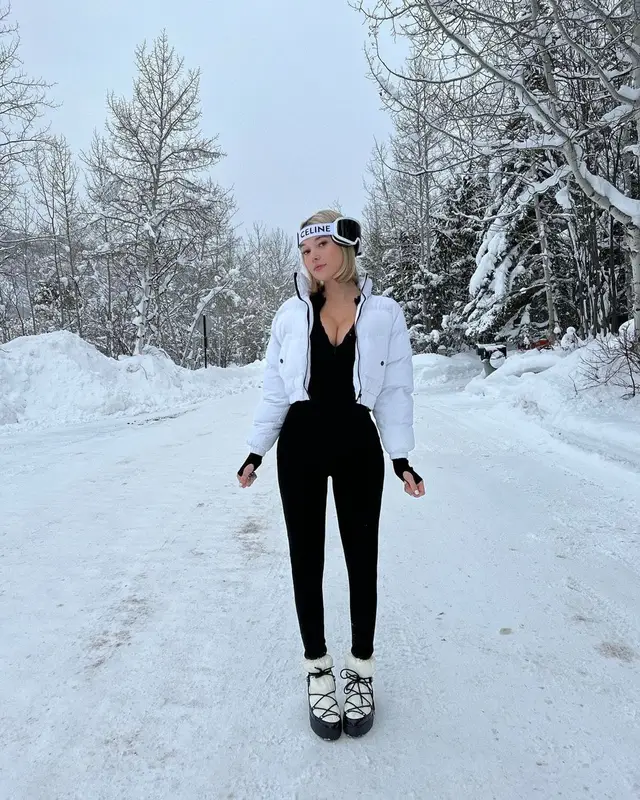 Sarah Snyder outfit in Pretty Little Thing, Moncler, and Celine, 2022