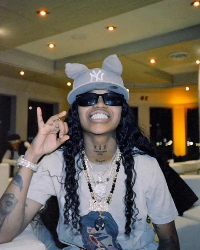 Kaash Paige outfit in Shyne Boys, 2022