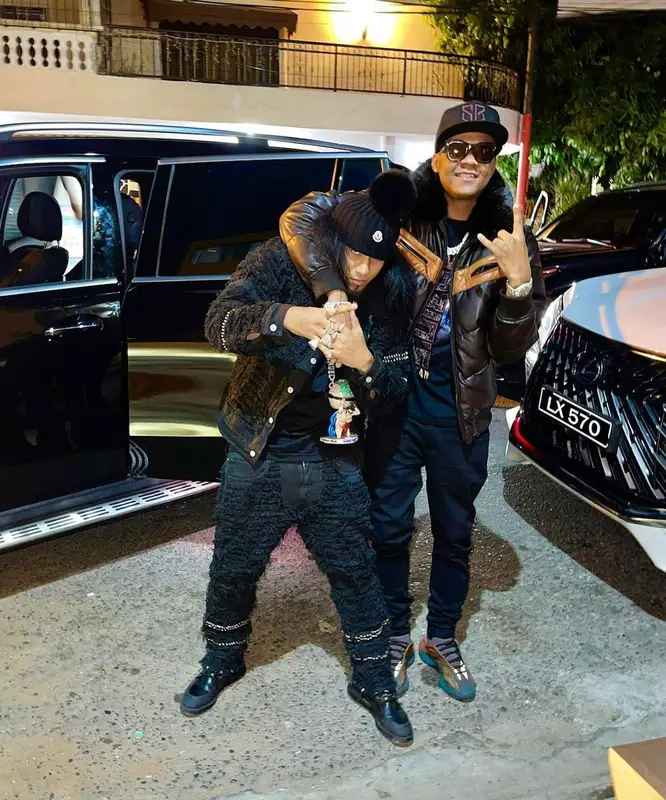 El Alfa El Jefe outfit in Alyx, 1017 Alyx 9SM, and Moncler, 2022