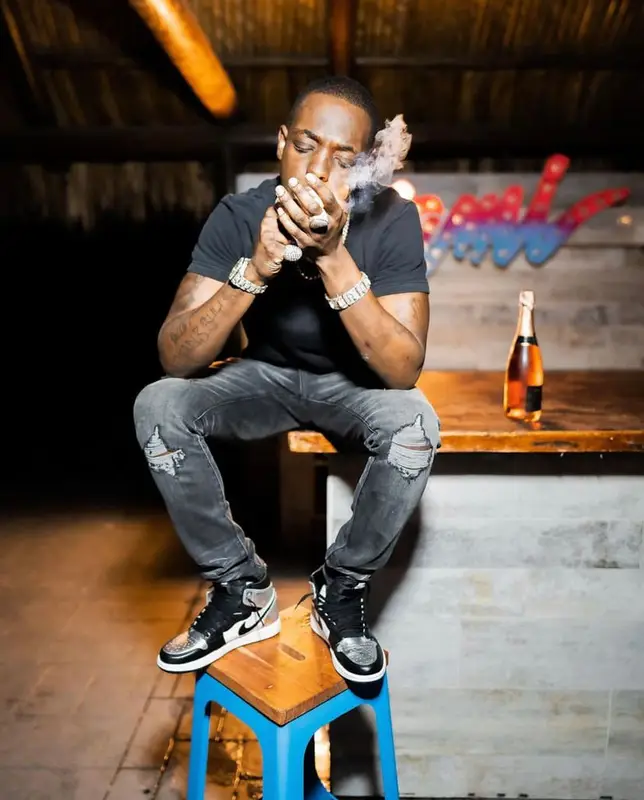 Bobby Shmurda outfit in Nike and Dior, 2022