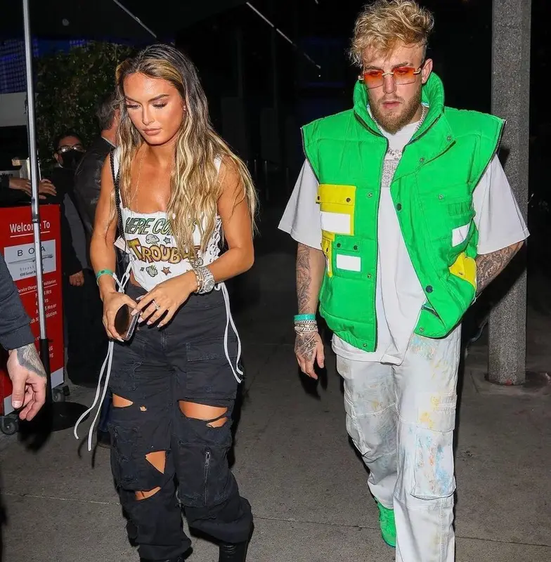 Jake Paul outfit in Nike, Cartier, and No Name, 2022