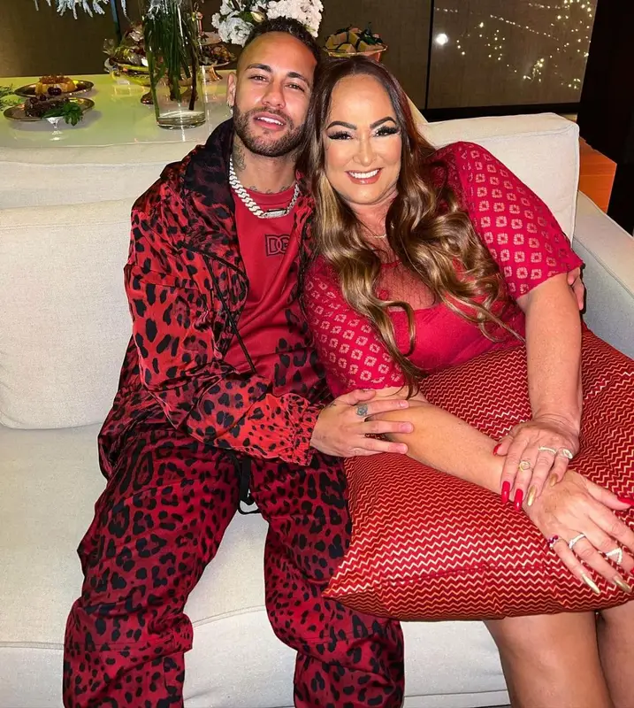 Neymar outfit in Dolce & Gabbana, 2022