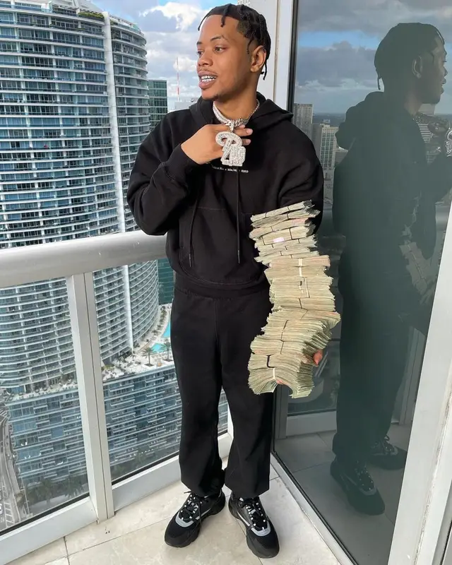 Lil Migo outfit in Off-White and Dior, 2022