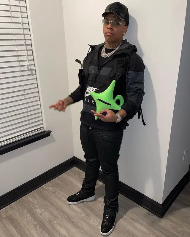 Lil Gotit outfit in Nike, Bape, and Freebandz, 2022