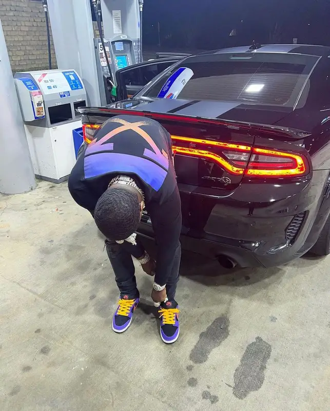 Bankroll Freddie outfit in Off-White, Nike, and Louis Vuitton, 2022