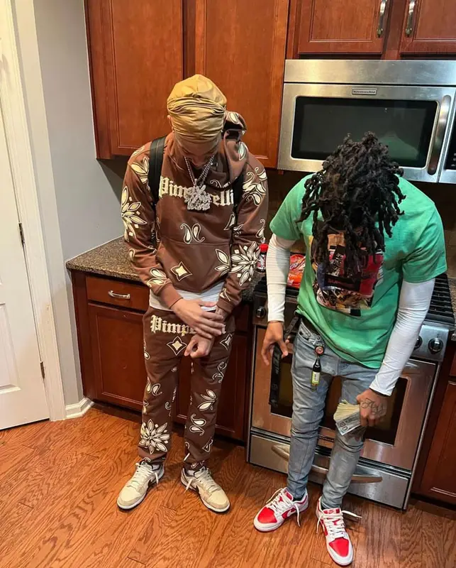 Stunna 4 Vegas outfit in Nike and Pimperelli, 2022