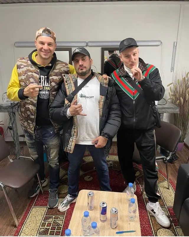 Паша Техник outfit in Stussy, Burberry, and Calvin Klein, 2022