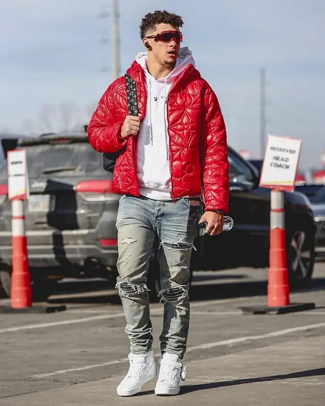 Patrick Mahomes II outfit in Off-White, Louis Vuitton, and Oakley, 2022