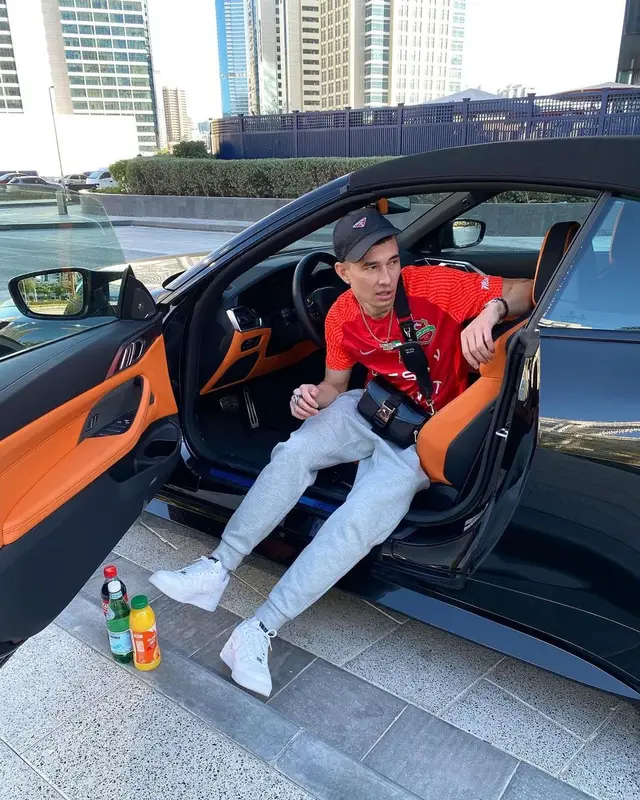 Obladaet outfit in Nike, Obladaet Merch, and Prada, 2022
