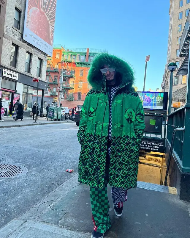J Balvin outfit in Jordan and Louis Vuitton, 2022