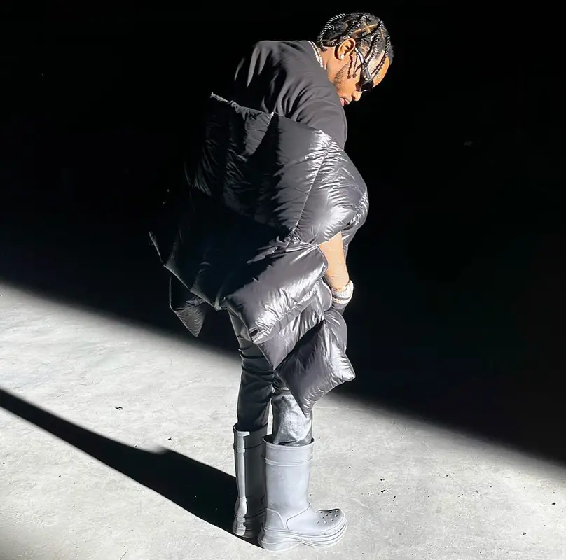 Fivio Foreign outfit in Saint Laurent, Crocs, and Balenciaga, 2022