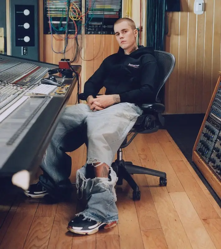 Justin Bieber outfit in Balenciaga, 2022