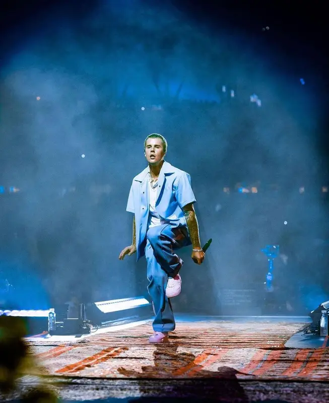 Justin Bieber outfit in Bossi, Saint Laurent, and Nike, 2021