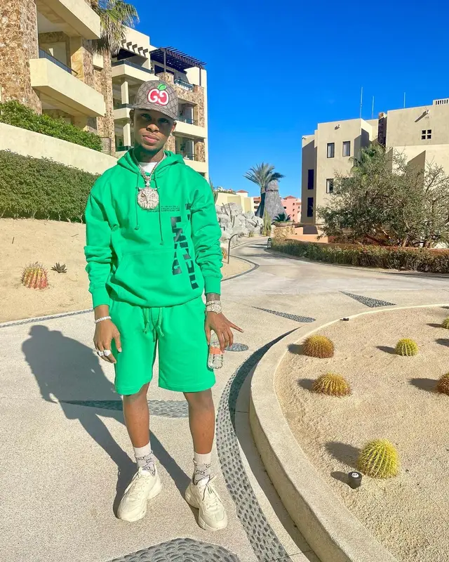 Toosii outfit in Helmut Lang and Gucci, 2022