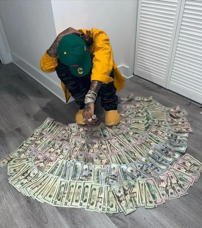 SpotemGottem outfit in Gallery Dept., Yeezy, and New Era, 2022