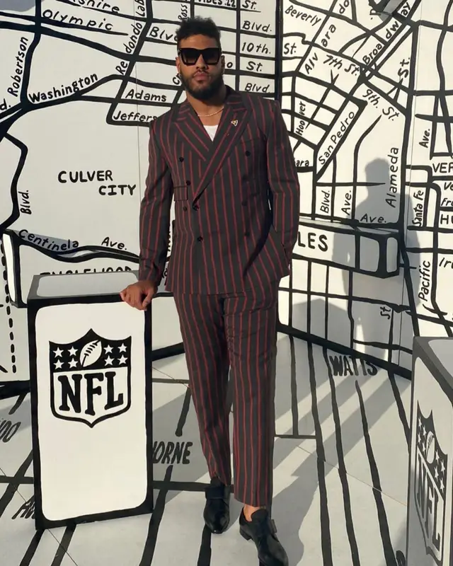 Anthony Barr outfit in Dolce & Gabbana, Prada, and Louis Vuitton, 2022