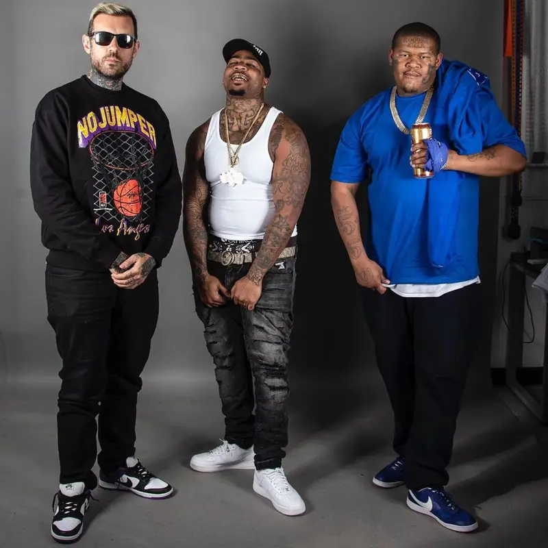 Adam22 outfit in No Jumper Merch, Nike, and Ray-Ban, 2022