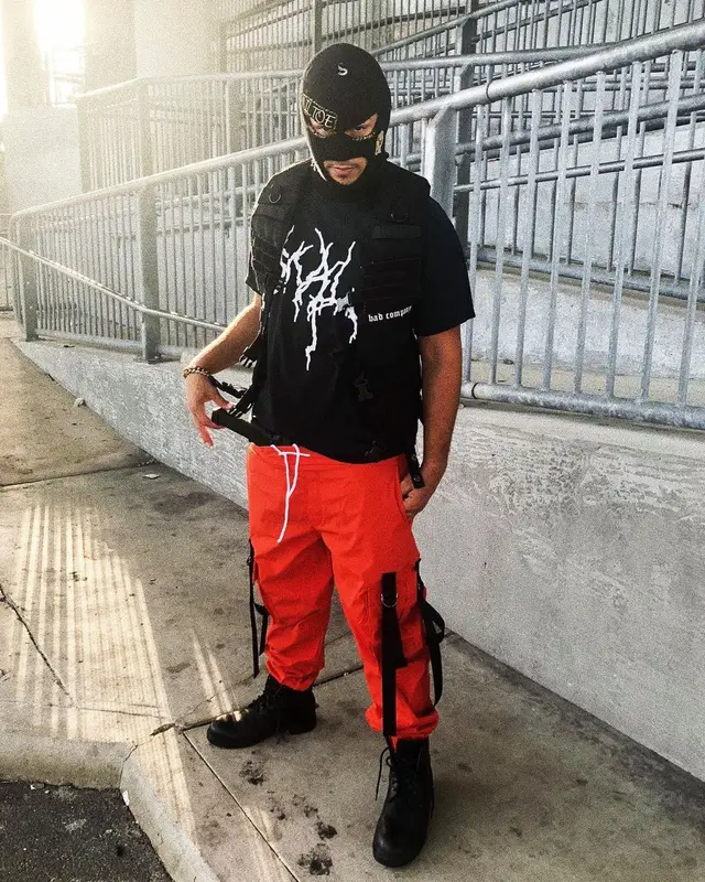 Lil Toe outfit in Mali, Blacktailor, and Rothco, 2019