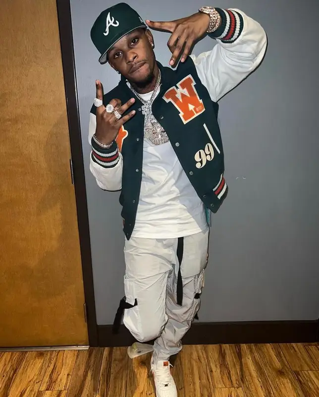 Toosii outfit in Off-White, Nike, and New Era, 2022