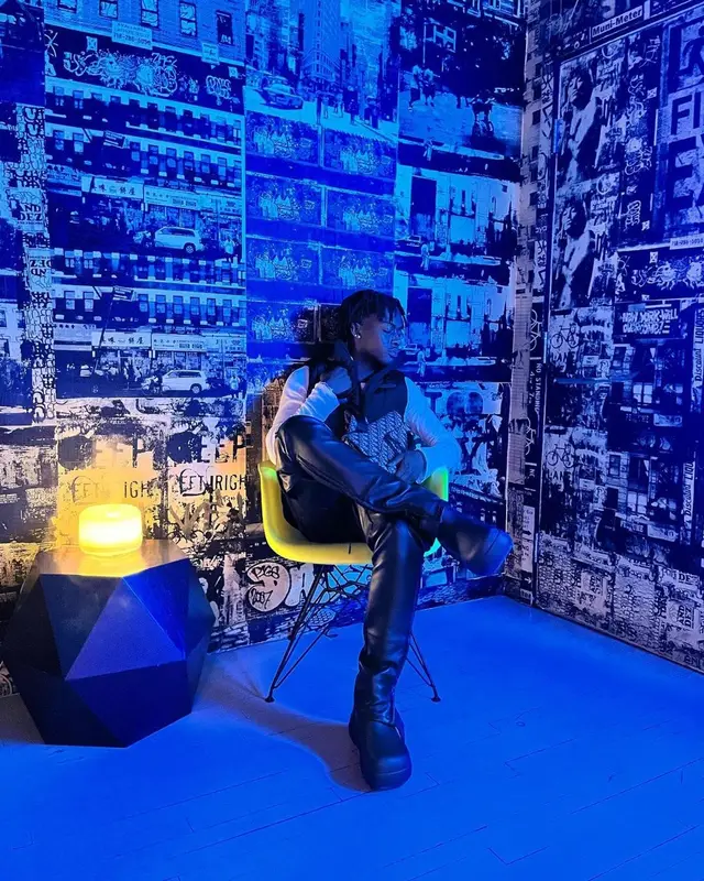 SSGKobe outfit in Bottega Veneta and Dior, 2022