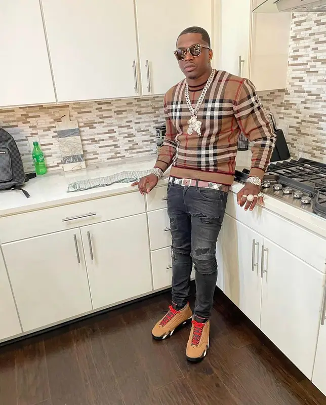 Bankroll Freddie outfit in Jordan and Burberry, 2022