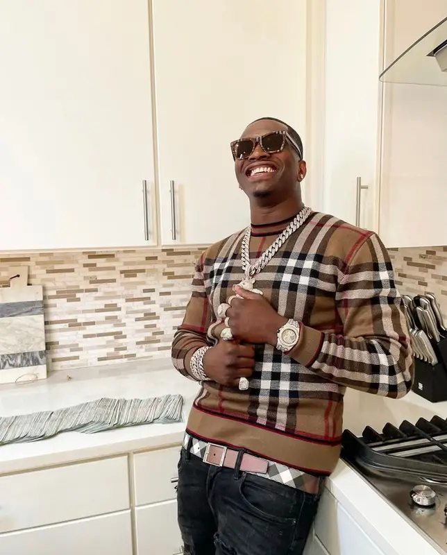 Bankroll Freddie outfit in Jordan and Burberry, 2022
