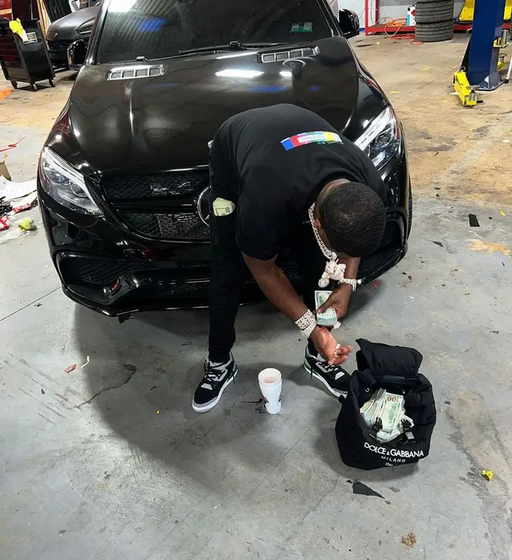Bankroll Freddie outfit in Dolce & Gabbana, Valabasas, and Jordan, 2022