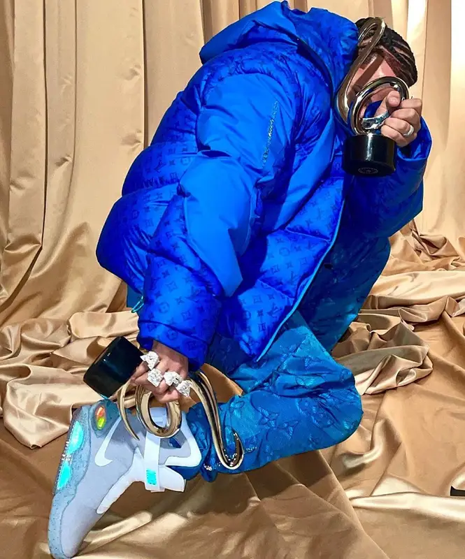 El Alfa El Jefe outfit in Louis Vuitton and Nike, 2022
